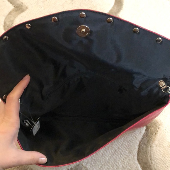 Pink Guess  Faux Snake skin Clutch - Picture 4 of 5